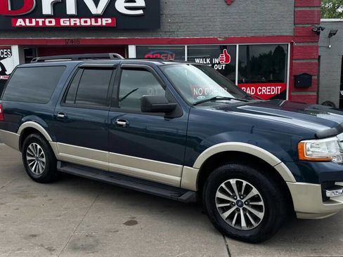 Used 2017 Ford Expedition EL XLT w/ Equipment Group 202A AWD/4WD image 3