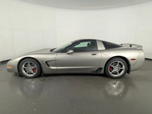 Used 1999 Chevrolet Corvette Coupe w/ Memory Pkg RWD image 5