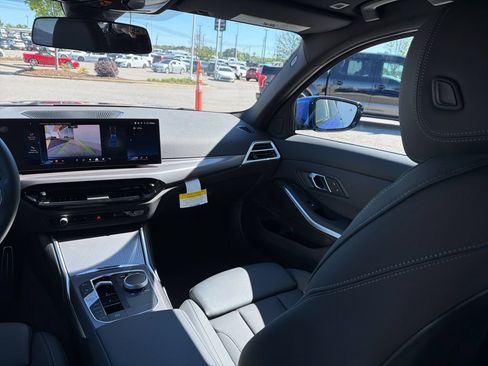 New 2026 BMW 330i Sedan w/ M Sport Package RWD image 28