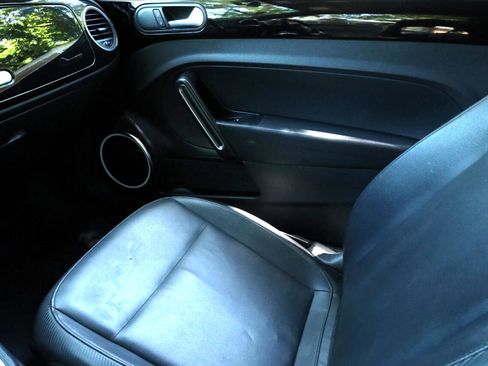 Used 2012 Volkswagen Beetle 2.5 image 10
