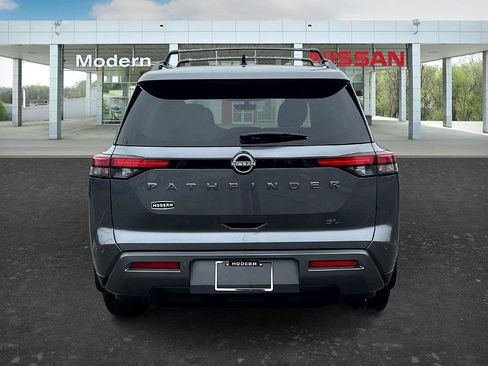 New 2026 Nissan Pathfinder SL image 6