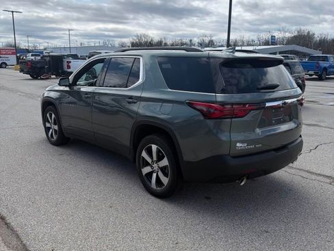 Used 2023 Chevrolet Traverse LT w/ LT Premium Package AWD/4WD image 2
