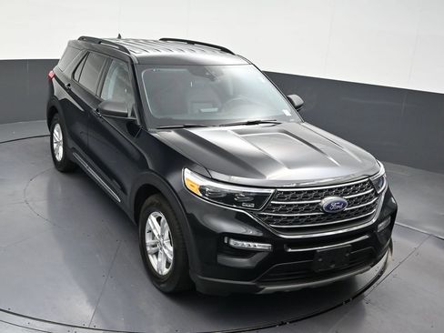 Used 2024 Ford Explorer XLT w/ Equipment Group 202A RWD image 23