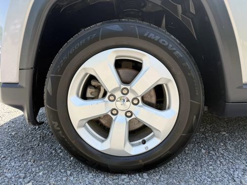 Used 2019 Jeep Compass Latitude w/ Popular Equipment Group AWD/4WD image 51