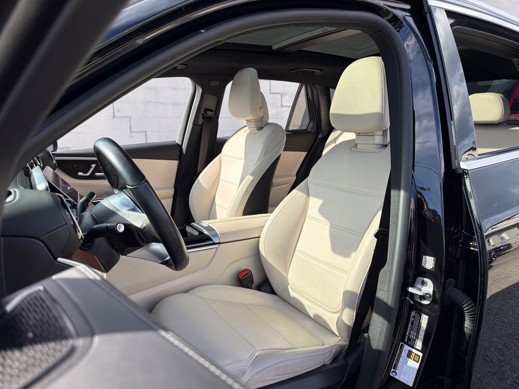 Used 2023 Mercedes-Benz GLC 300 4MATIC image 27