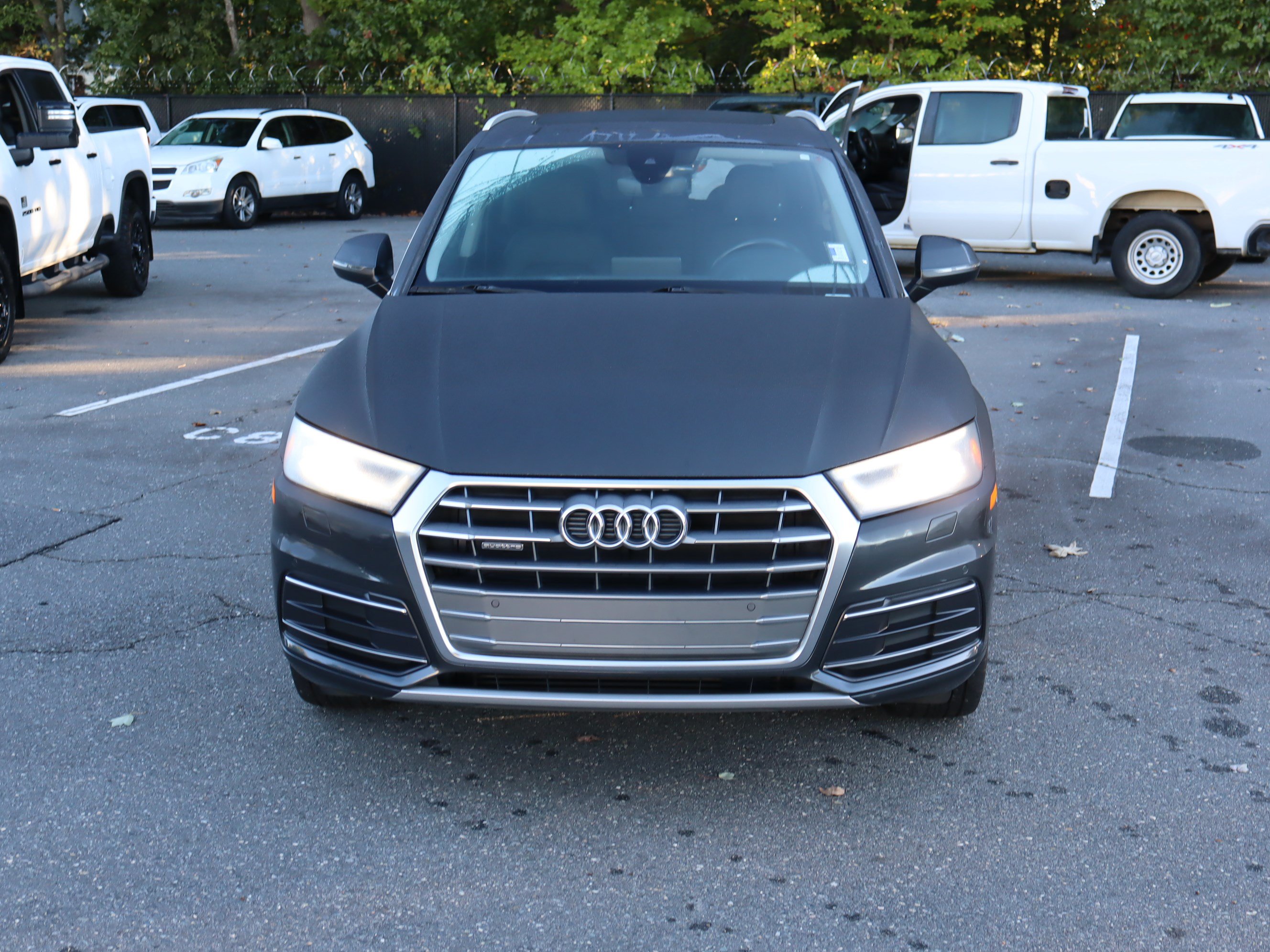 Used 2018 Audi Q5 2.0T Premium Plus w/ Premium Plus Package AWD/4WD image 3