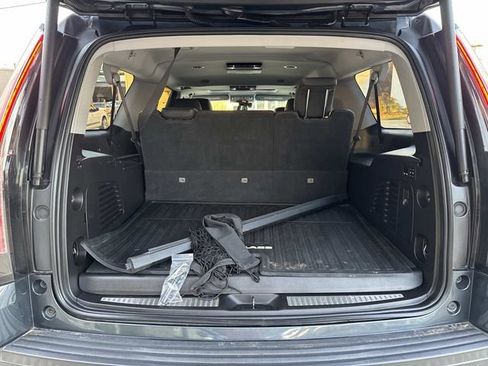 Used 2019 Cadillac Escalade ESV Premium Luxury w/ LPO, Radiant Package image 10