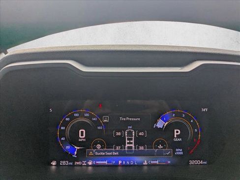 Used 2025 Chevrolet Colorado Trail Boss AWD/4WD image 11