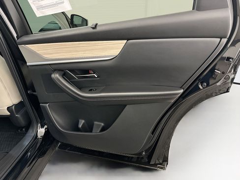 Used 2025 MAZDA CX-90 Plug-In Hybrid w/ Preferred AWD/4WD image 34