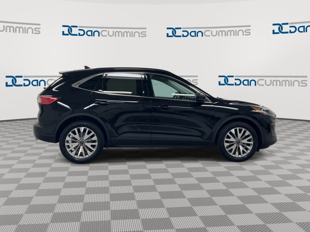 Used 2022 Ford Escape Titanium AWD/4WD image 9