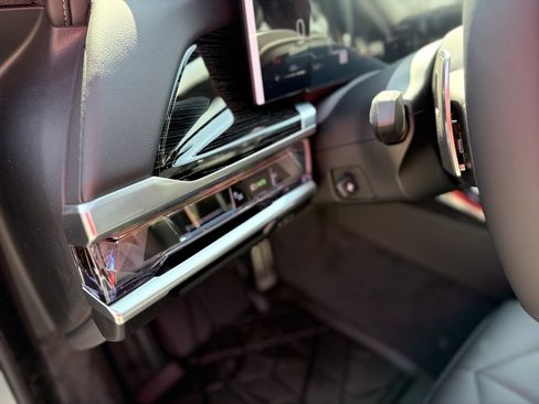 Used 2025 BMW 740i xDrive 740i xDrive image 15