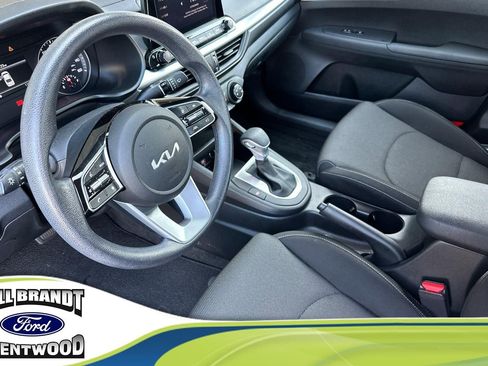 Used 2023 Kia Forte LXS w/ LXS Technology Package image 4