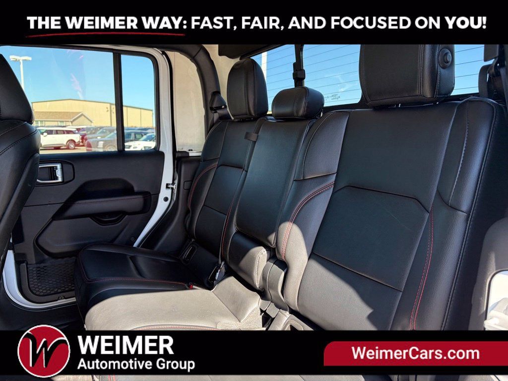 Used 2022 Jeep Gladiator Rubicon w/ LED Lighting Group AWD/4WD image 23