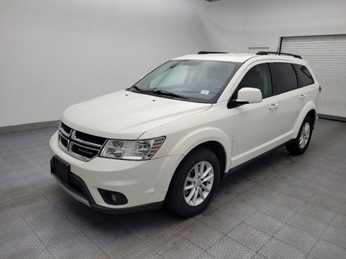 Used 2017 Dodge Journey SXT w/ Comfort/Convenience Group image 2