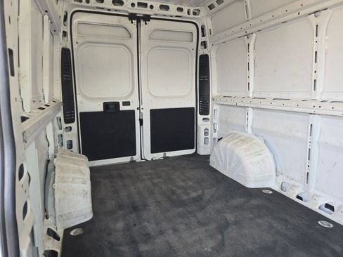 Used 2023 RAM ProMaster 2500 FWD image 11