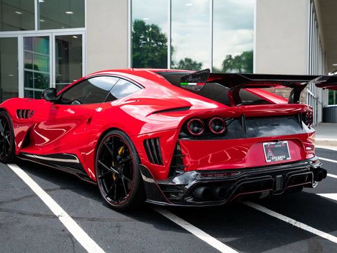 Used 2020 Ferrari 812 Superfast RWD image 23