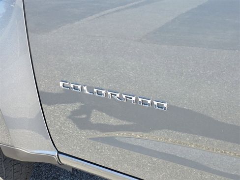 Used 2021 Chevrolet Colorado LT w/ LT Convenience Package image 28