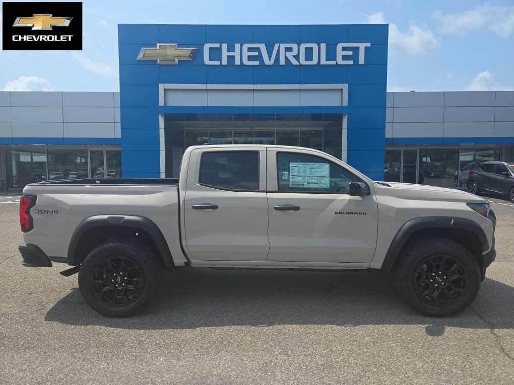 New 2026 Chevrolet Colorado Trail Boss AWD/4WD image 1