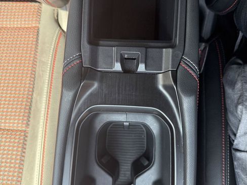 Used 2025 Nissan Kicks SR AWD/4WD image 15