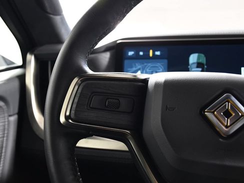 Used 2023 Rivian R1S Adventure AWD/4WD image 28
