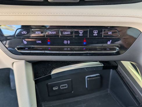 Used 2021 Buick Envision Essence image 26