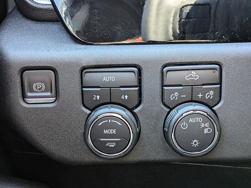 Used 2023 Chevrolet Silverado 1500 LT image 17