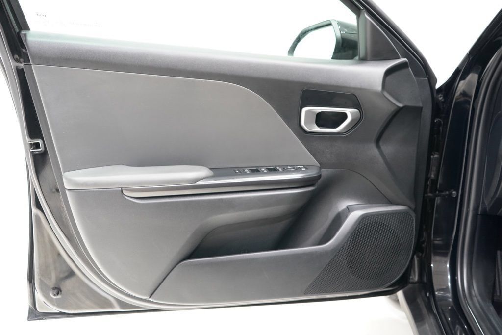 Used 2025 Kia K4 FWD image 16