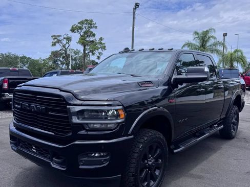 Used 2022 RAM 2500 Laramie AWD/4WD image 2