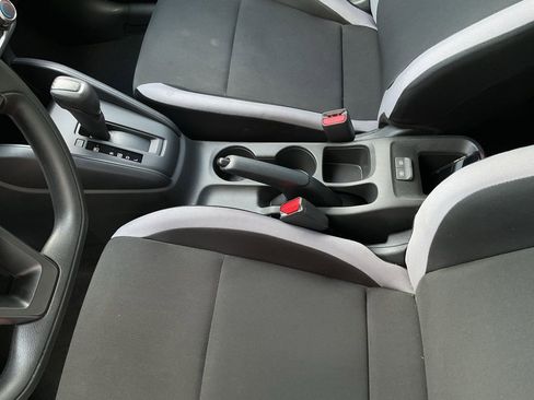 Used 2025 Nissan Versa S w/ Trunk Package image 31