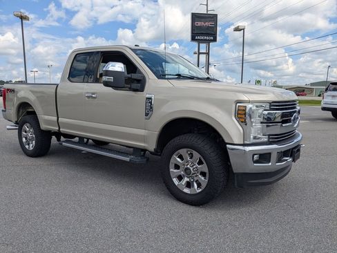 Used 2018 Ford F250 Lariat w/ Chrome Package AWD/4WD image 2