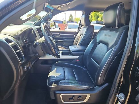 Used 2019 RAM 1500 Laramie AWD/4WD image 12