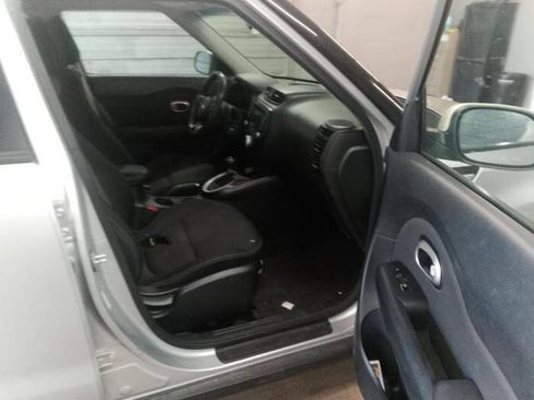 Used 2019 Kia Soul + FWD image 29