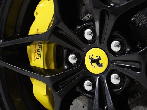 Used 2018 Ferrari California T image 20