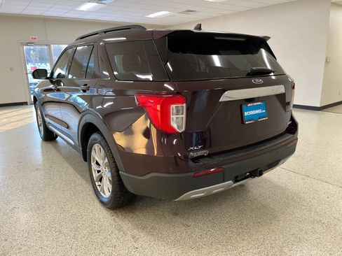 Used 2023 Ford Explorer XLT w/ Equipment Group 202A image 7