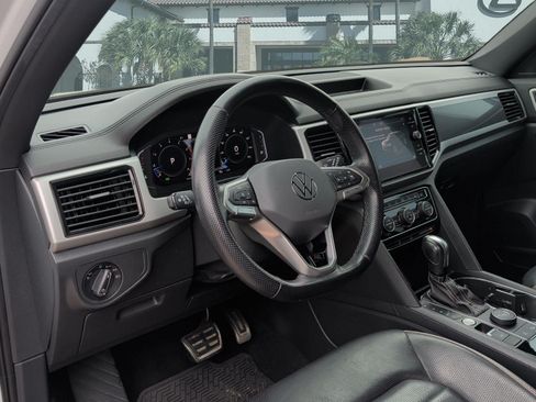 Used 2022 Volkswagen Atlas Cross Sport SEL Premium R-Line AWD/4WD image 12