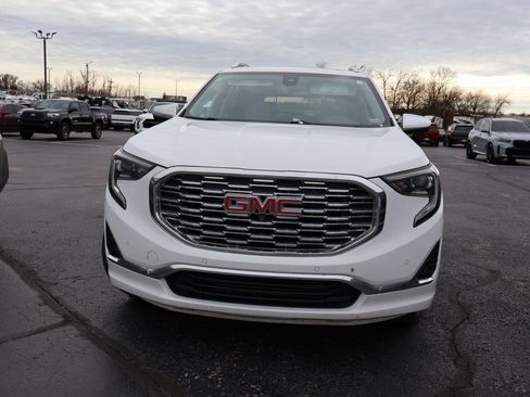 Used 2019 GMC Terrain Denali w/ Advanced Safety Package image 3