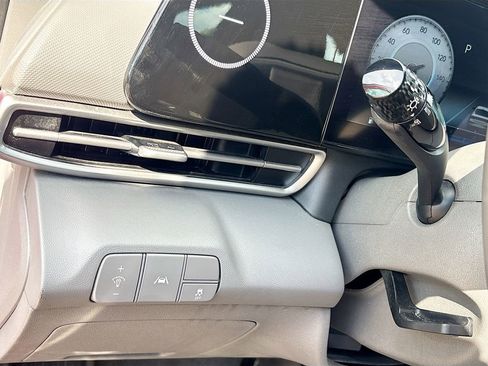 Used 2023 Hyundai Elantra SEL w/ Convenience Package image 10