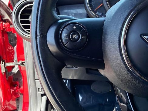 Used 2019 MINI Cooper Signature w/ Signature Upholstery Package image 34