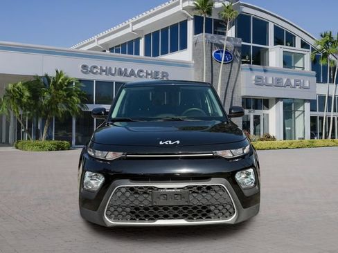 Used 2022 Kia Soul LX FWD image 2
