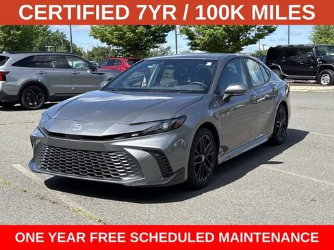 Used 2025 Toyota Camry SE FWD image 5
