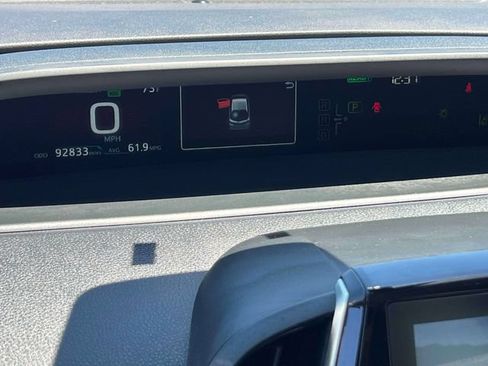 Used 2022 Toyota Prius Prime XLE FWD image 30
