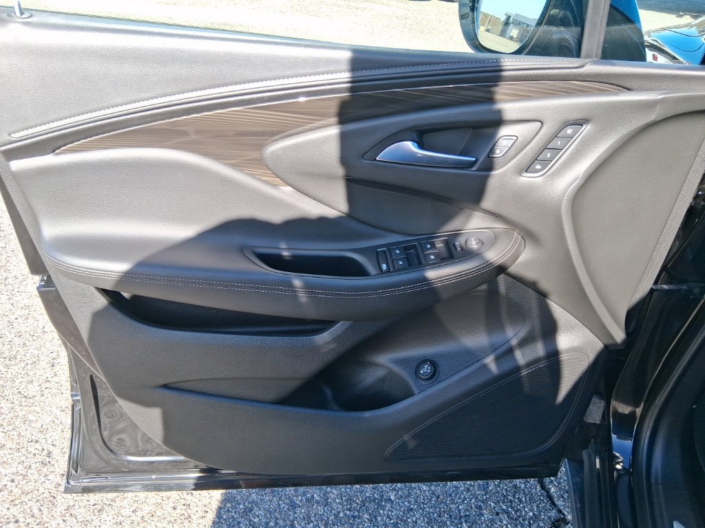 Used 2020 Buick Envision Essence AWD/4WD image 23