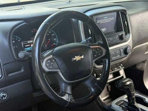 Used 2018 Chevrolet Colorado LT w/ Safety Package RWD image 11