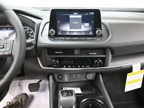 Certified 2025 Nissan Rogue SV image 11