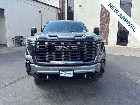 Used 2024 GMC Sierra 2500 Denali Ultimate AWD/4WD image 2