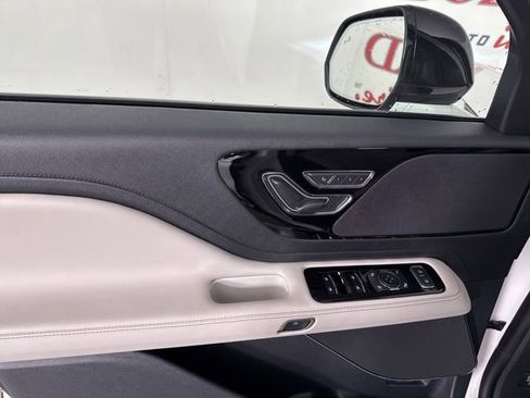 New 2026 Lincoln Aviator Premiere image 16