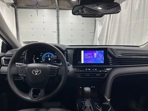 Used 2026 Toyota Camry LE FWD image 16