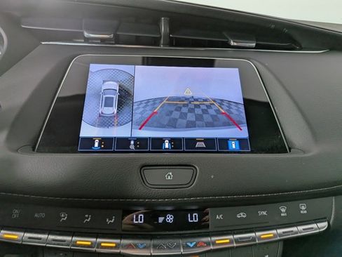 Certified 2022 Cadillac XT4 Premium Luxury w/ Enhanced Visibility Package image 7