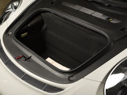 Used 2019 Porsche 911 GT3 RWD image 12