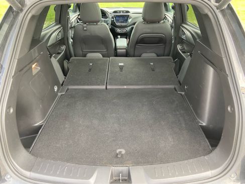 Used 2022 Chevrolet TrailBlazer RS w/ Sun and Liftgate Package AWD/4WD image 8